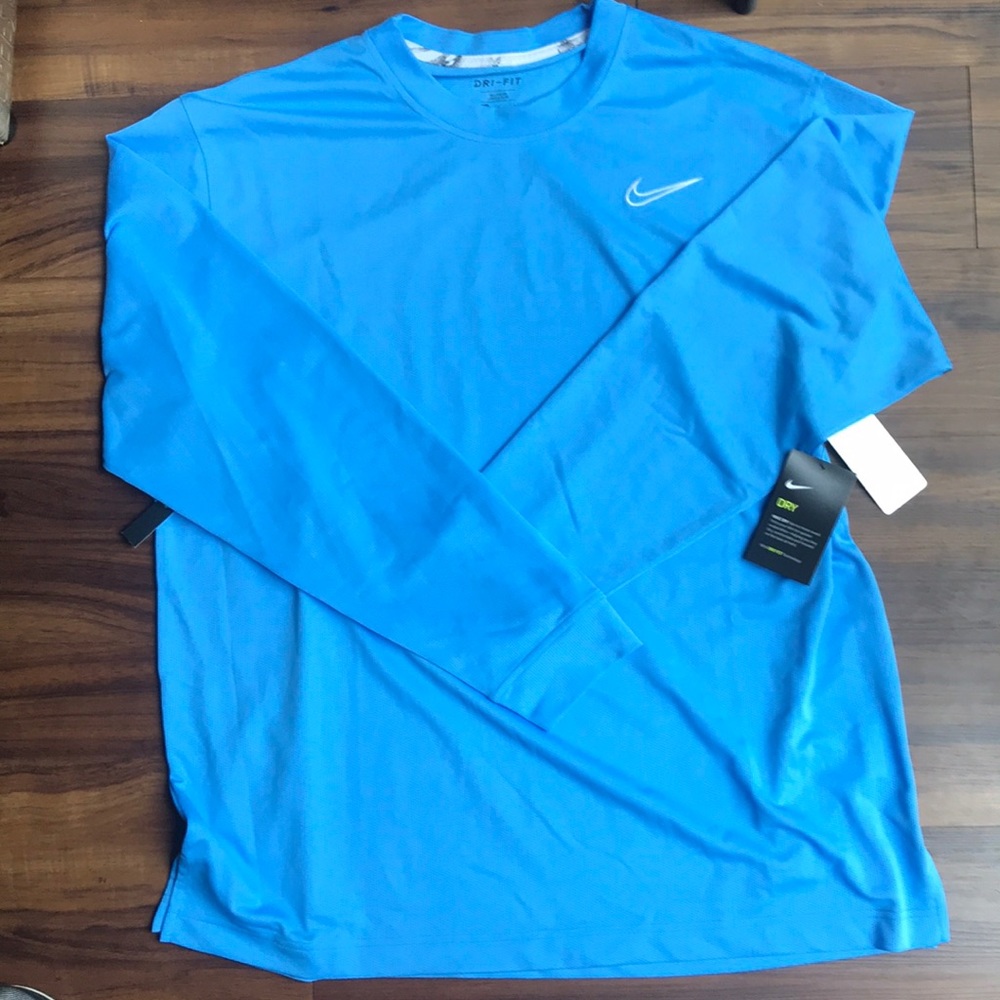 Nike long sleeve dryfit top